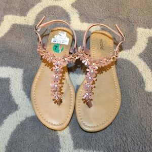 🌷Women’s Studded Flower Sandals 🌷